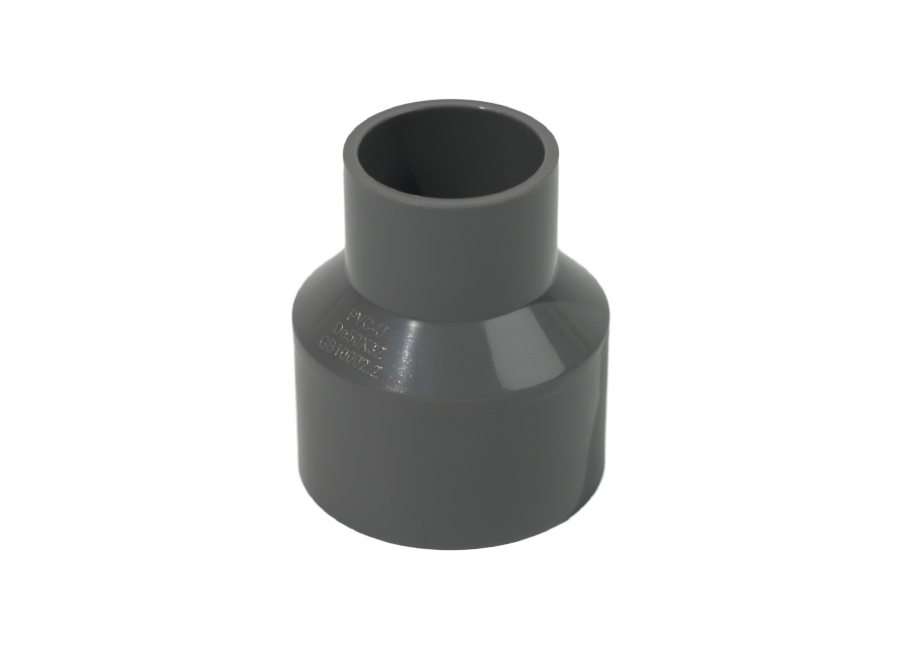 Jak odolná je PVC redukční spojka? Jakým typům prostředí a tlakům může odolat?